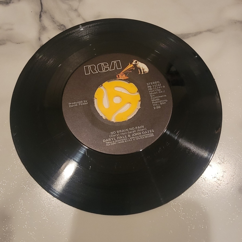 Vintage (1979) - Daryl Hall & John Oates 45 RPM: No Brain No Pain / Wait For Me